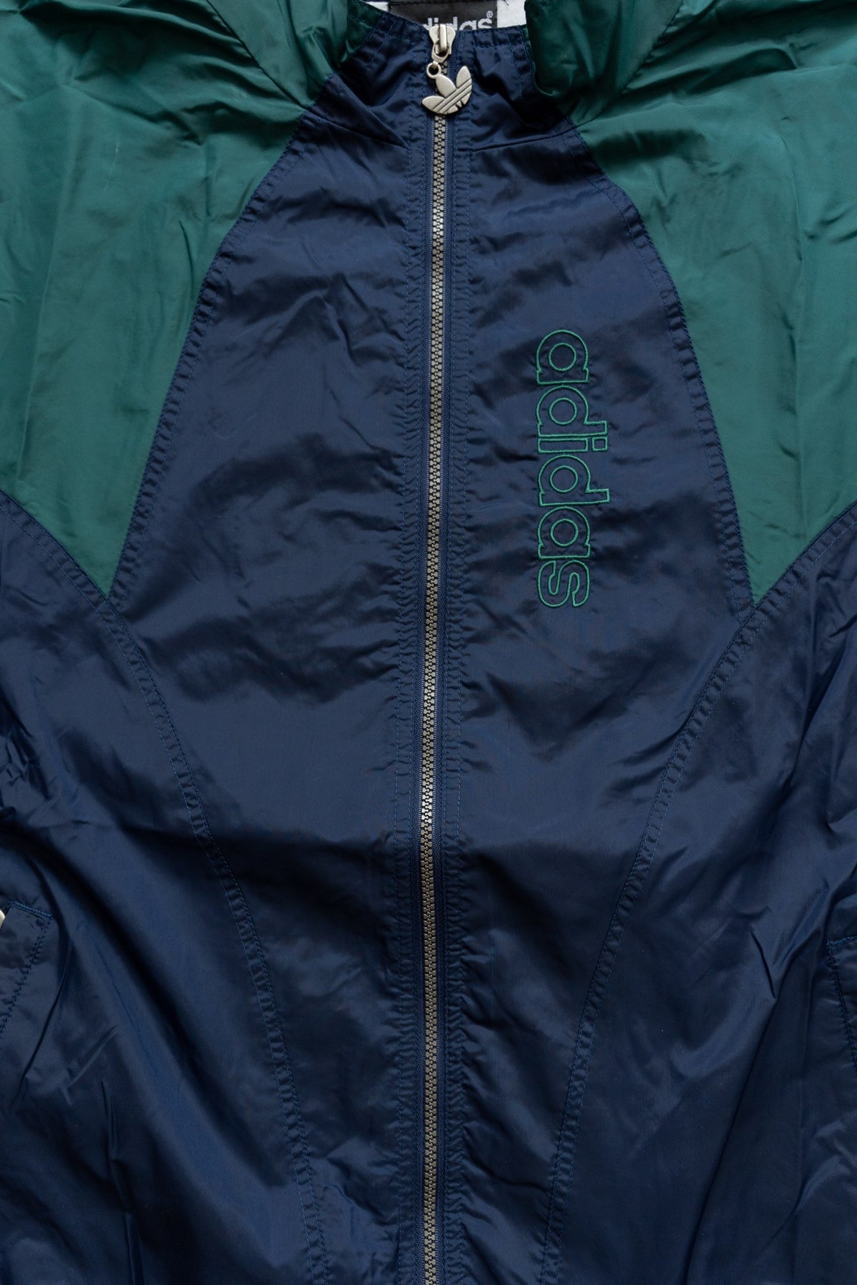 Rompevientos Adidas Trefoil 90s azul marino y verde