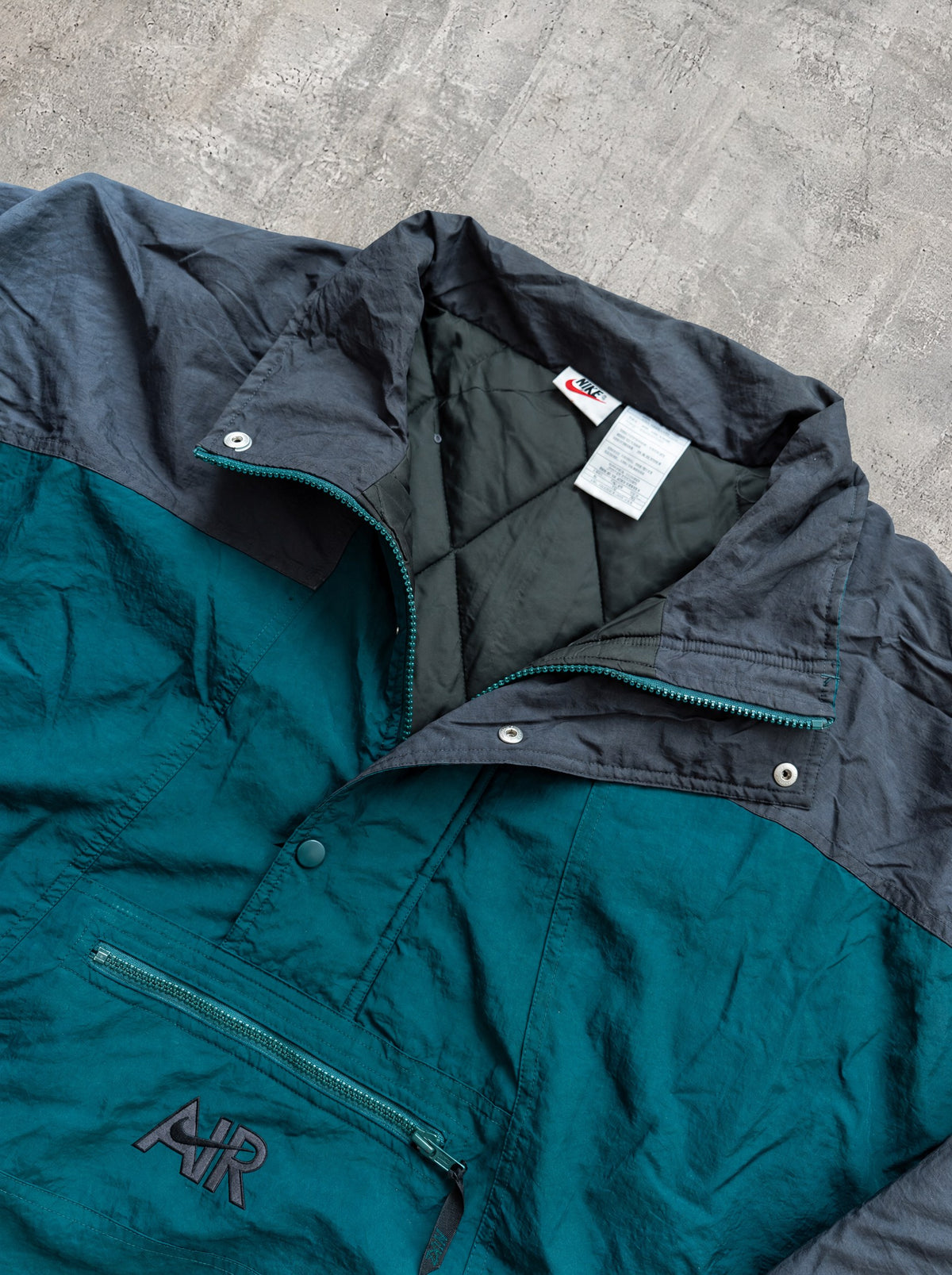 Campera Abrigo Nike Air 90s verde y gris