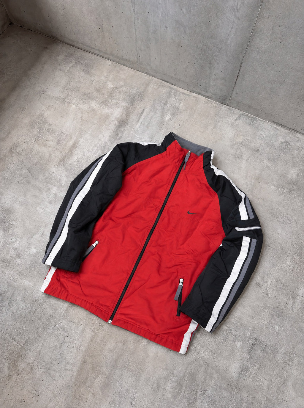 Campera Nike Reversible roja y negra