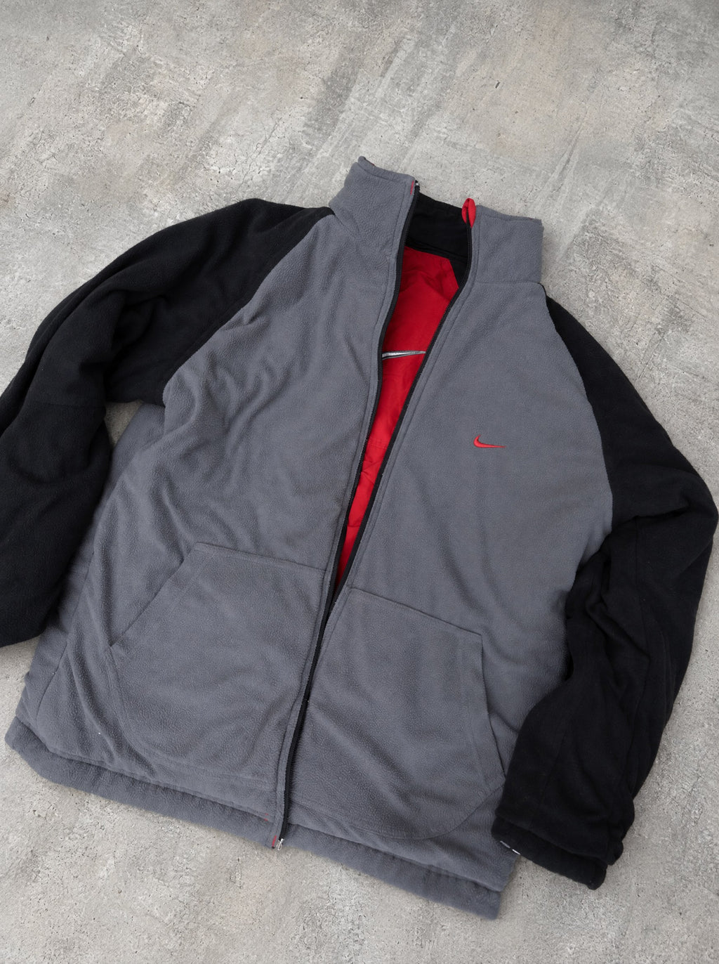 Campera Nike Reversible roja y negra