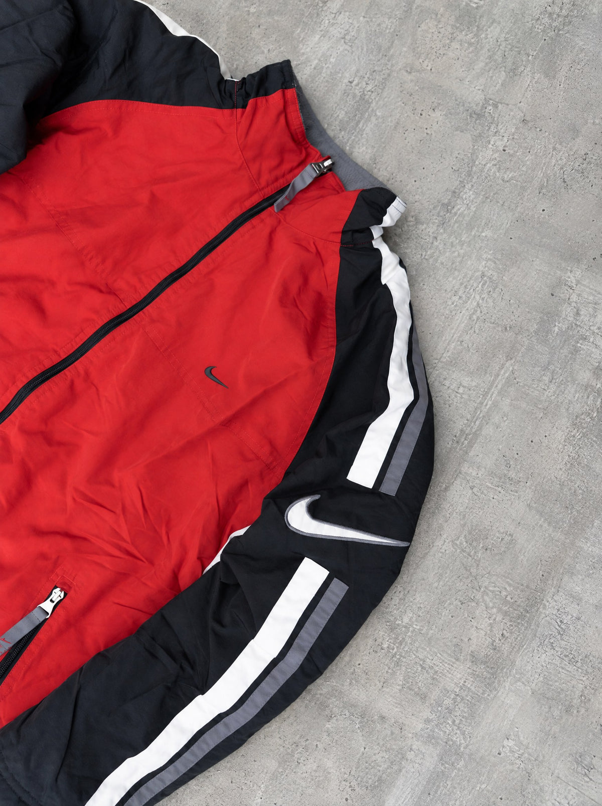 Campera Nike Reversible roja y negra