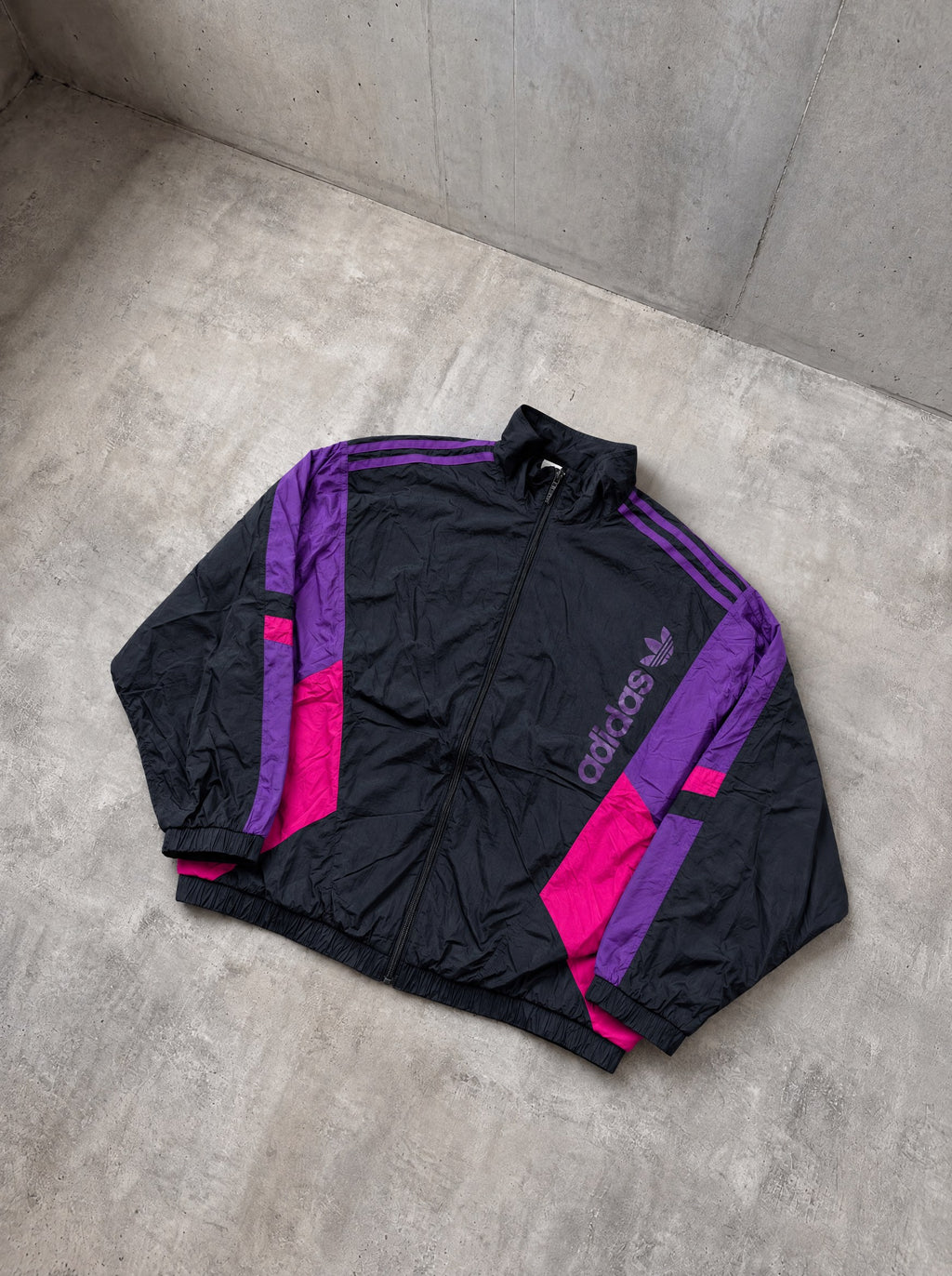 Rompevientos Adidas Originals Colorblock negro, violeta y fucsia