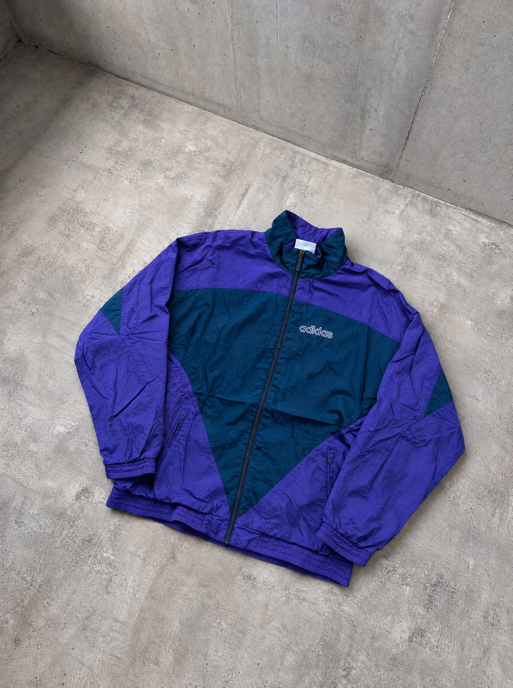 Rompevientos Adidas Originals 90s violeta y azul petróleo