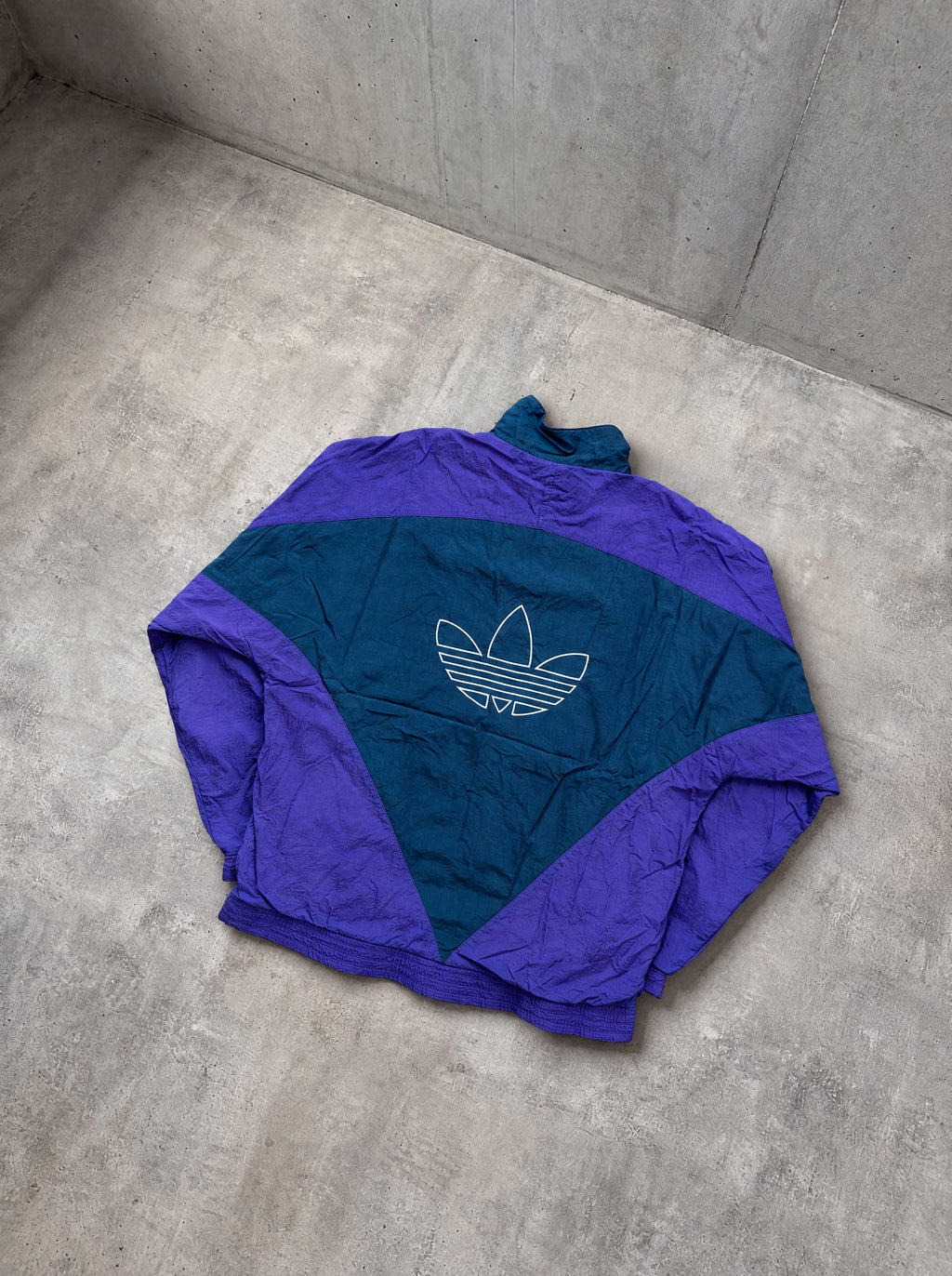 Rompevientos Adidas Originals 90s violeta y azul petróleo