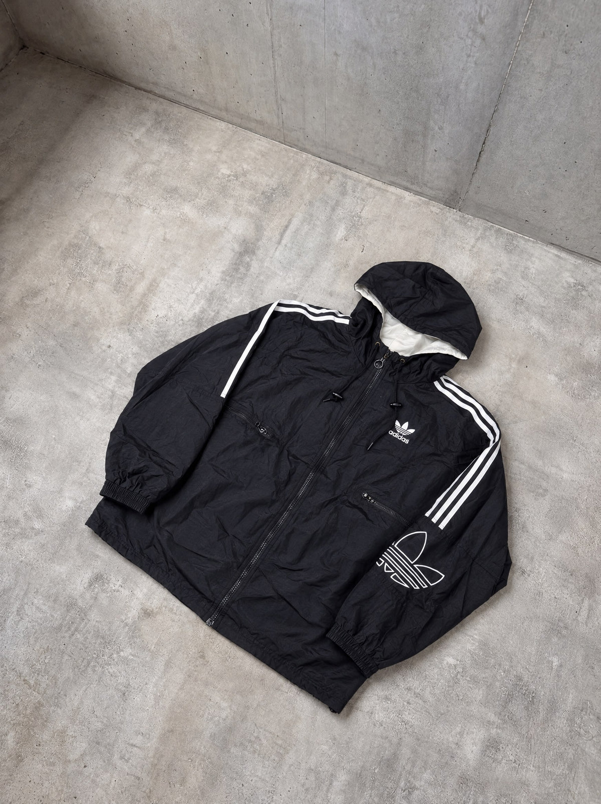 Campera Adidas Trefoil 90s negro