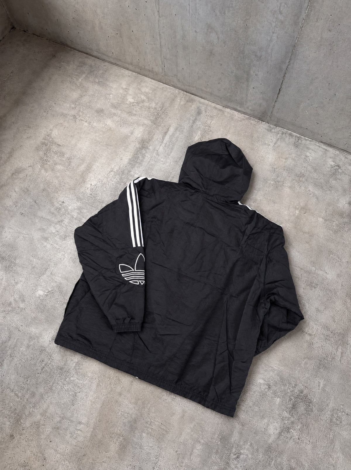 Campera Adidas Trefoil 90s negro