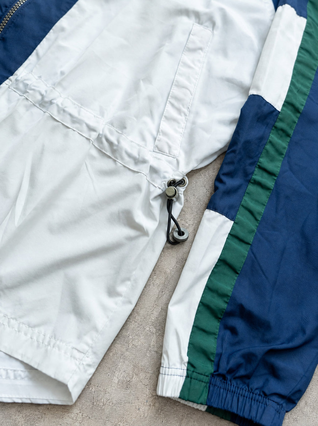 Rompevientos Adidas Trefoil 90s azul marino, blanco y verde