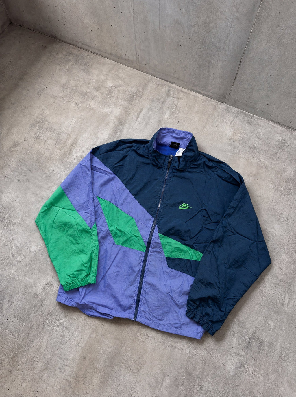 Rompevientos Nike Colorblock 90s azul marino, lila y verde