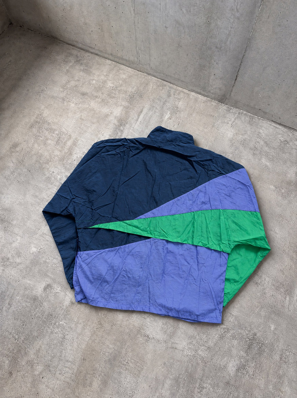 Rompevientos Nike Colorblock 90s azul marino, lila y verde