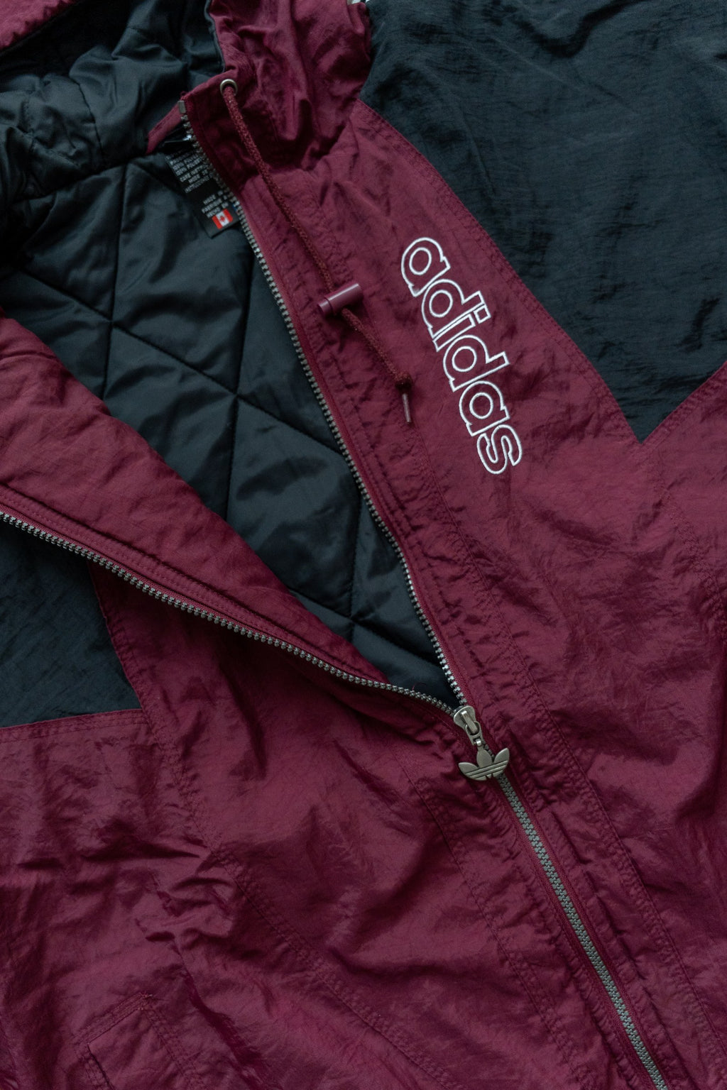 Campera Adidas Trefoil 90s bordó y negro
