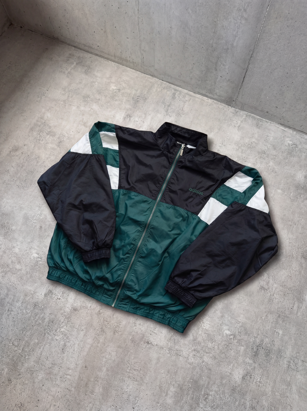 Campera Adidas Colorblock 90s