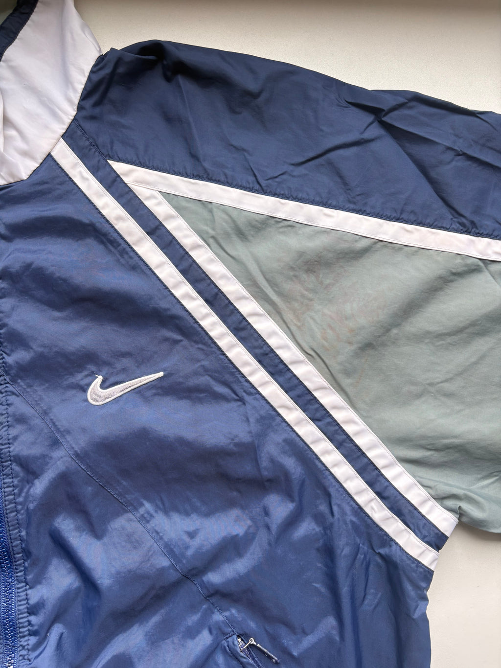 Rompevientos Nike Swoosh 90s
