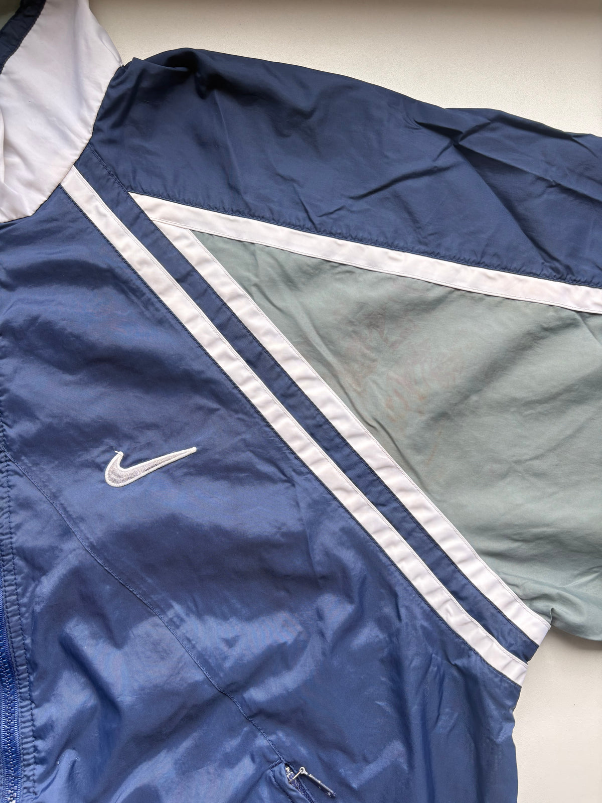 Rompevientos Nike Swoosh 90s