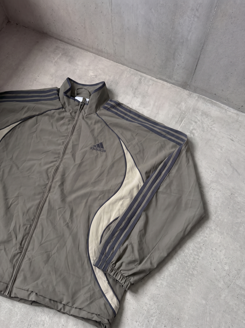 Campera Adidas Teamgeist verde oliva