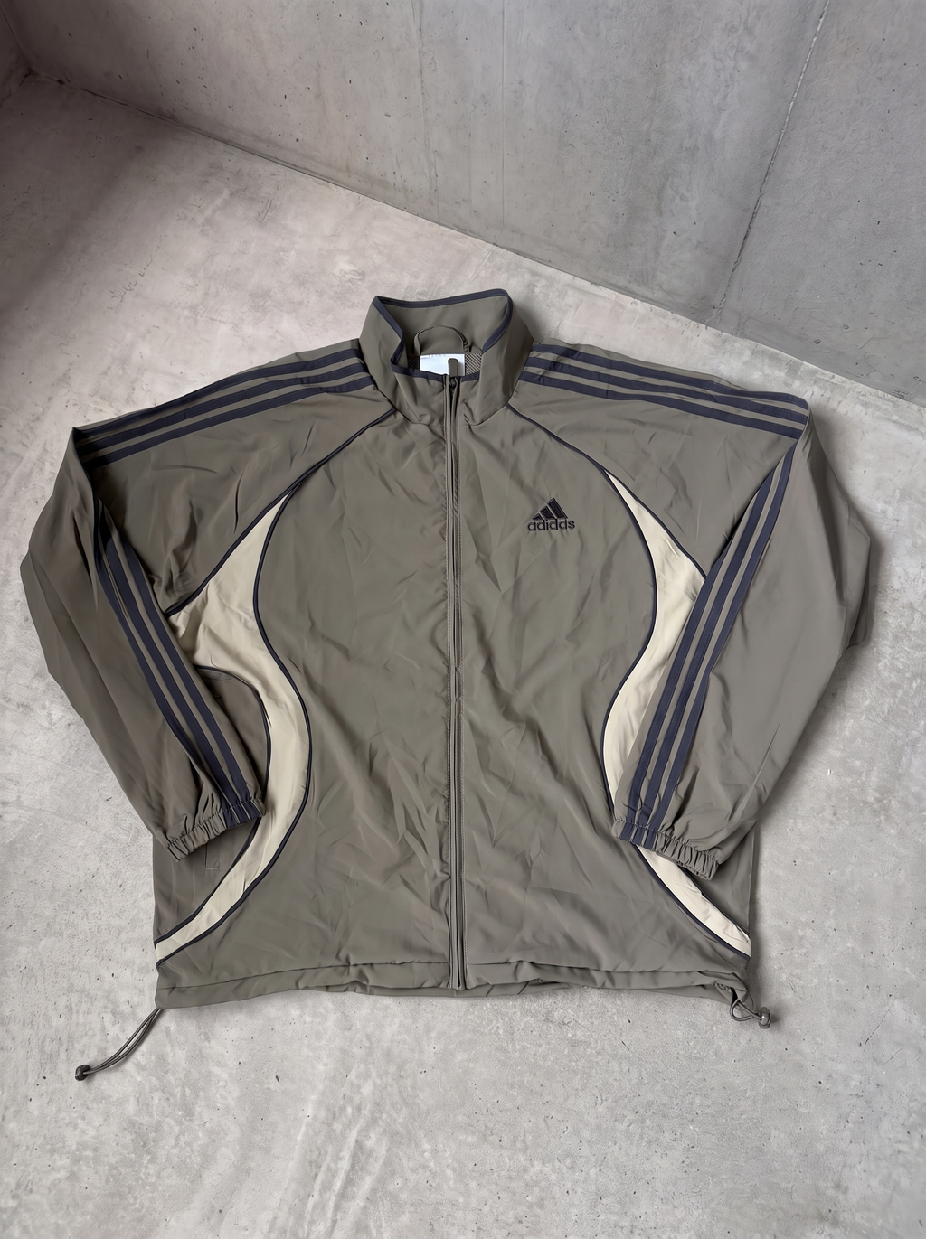 Campera Adidas Teamgeist verde oliva
