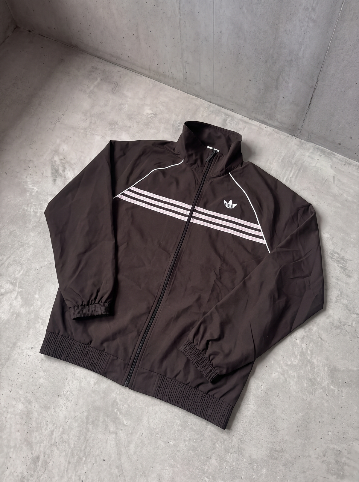 Rompevientos Adidas Originals marrón